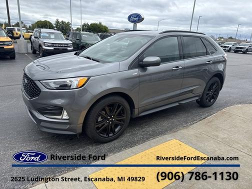 2022 Ford Edge 