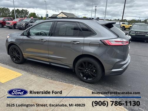 2022 Ford Edge 