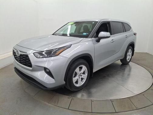 2024 Toyota Highlander LE