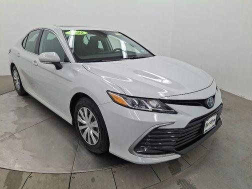 2022 Toyota Camry Hybrid LE
