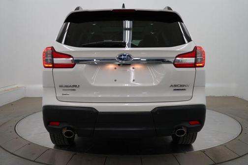 Crystal White Pearl 2022 Subaru Ascent Limited 8-Passenger