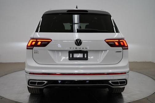 Opal White Pearl Effect 2023 Volkswagen Tiguan 2.0T SEL R-Line