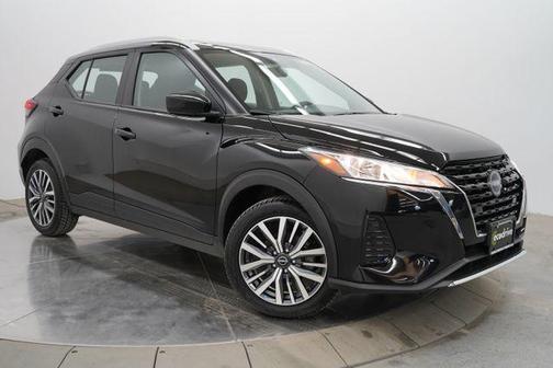 Super Black 2024 Nissan Kicks SV