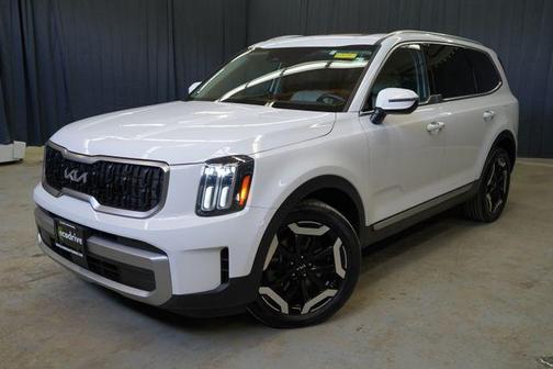 Glacial White Pearl 2023 Kia Telluride EX