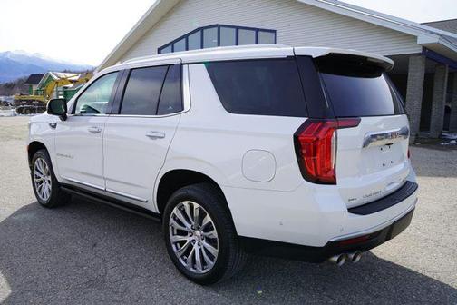 White Frost Tri-Coat 2023 GMC Yukon Denali