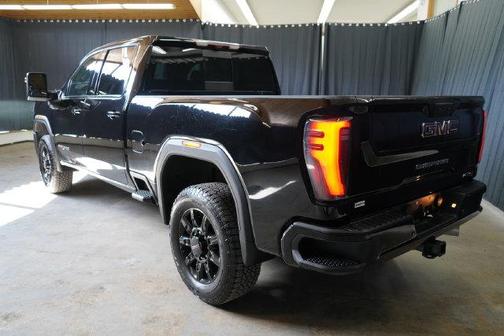 Onyx Black 2024 GMC Sierra 2500 AT4