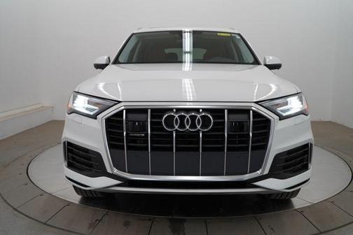 Carrara White 2023 Audi Q7 45 Premium
