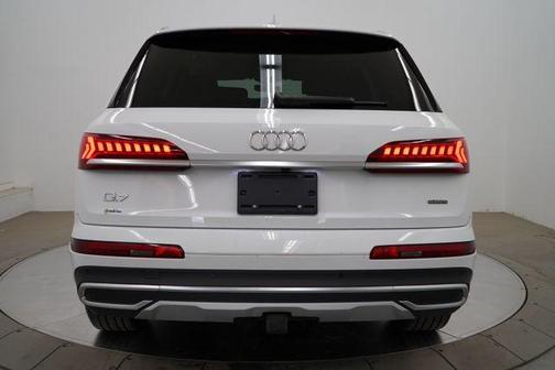 Carrara White 2023 Audi Q7 45 Premium