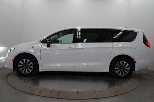 Bright White Clearcoat 2024 Chrysler Pacifica Hybrid Select