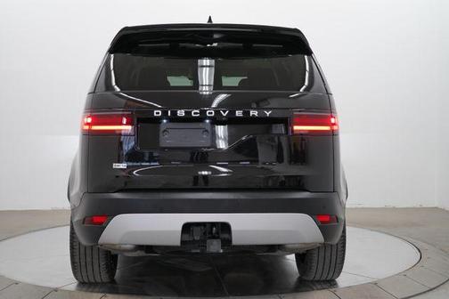 2024 Land Rover Discovery P300 S