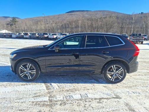 2021 Volvo XC60 T6 Momentum