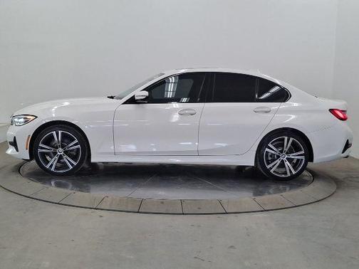 2022 BMW 330 i xDrive