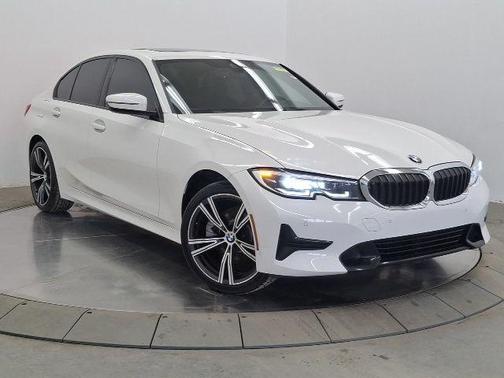 2022 BMW 330 i xDrive