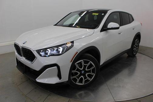 White Metallic 2025 BMW X2 xDrive28i