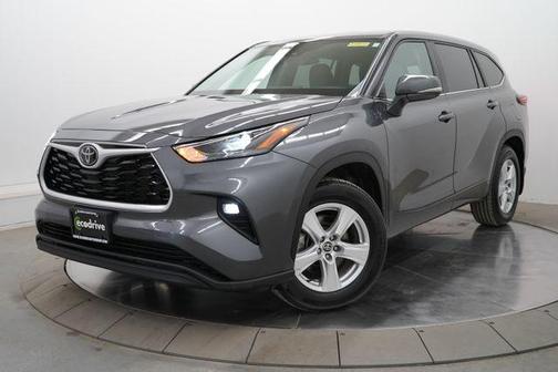Magnetic Gray Metallic 2025 Toyota Highlander LE
