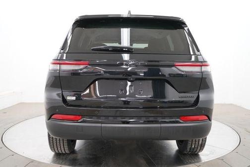 Diamond Black 2023 Jeep Grand Cherokee Limited