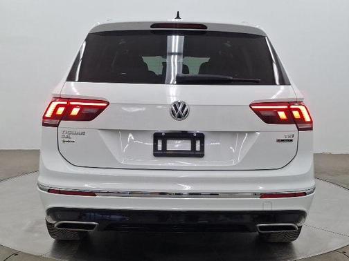 2018 Volkswagen Tiguan 2.0T SEL Premium