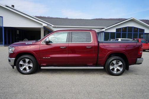 Delmonico Red Pearlcoat 2022 RAM 1500 Laramie