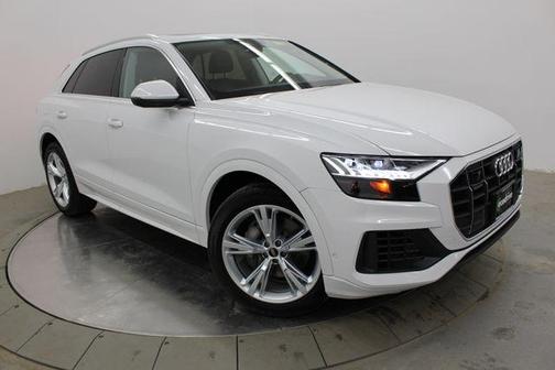 Glacier White Metallic 2022 Audi Q8 55 Premium Plus