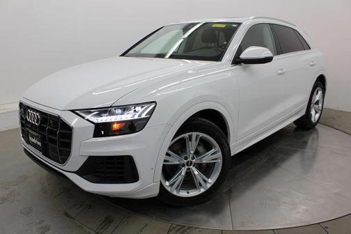 Glacier White Metallic 2022 Audi Q8 55 Premium Plus