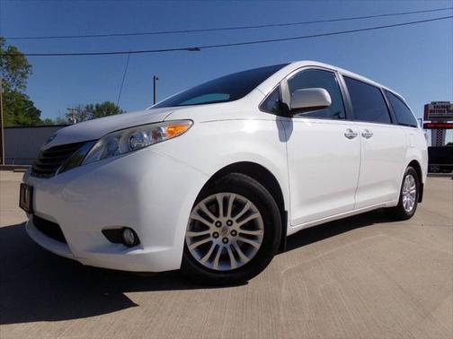 2013 Toyota Sienna XLE