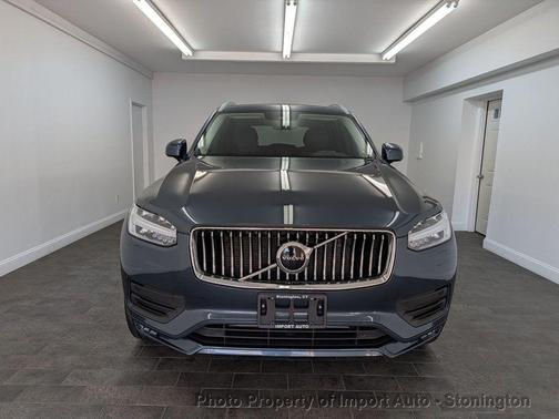 2022 Volvo XC90 T6 Momentum