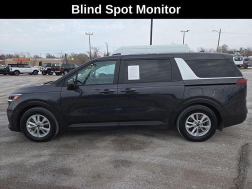 2024 Kia Carnival LX