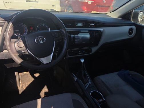 Classic Silver Metallic 2017 Toyota Corolla LE