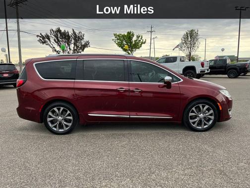 Velvet Red Pearlcoat 2020 Chrysler Pacifica Limited