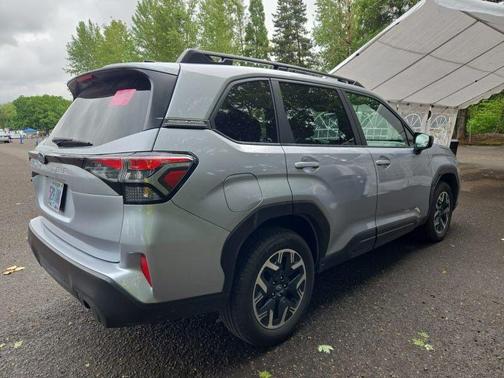 Ice Silver Metallic 2025 Subaru Forester Premium