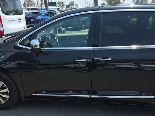 2022 Chrysler Pacifica Hybrid Limited