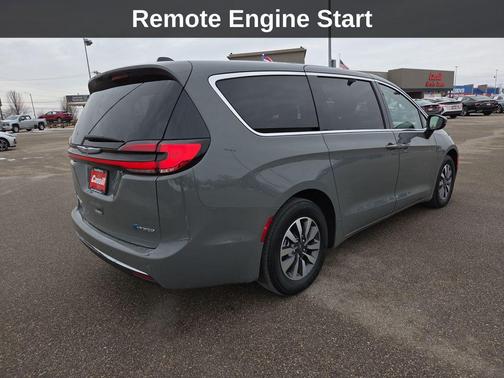 2023 Chrysler Pacifica Hybrid Touring L