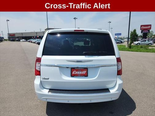 2014 Chrysler Town & Country Touring-L