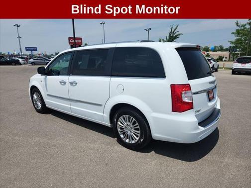 2014 Chrysler Town & Country Touring-L