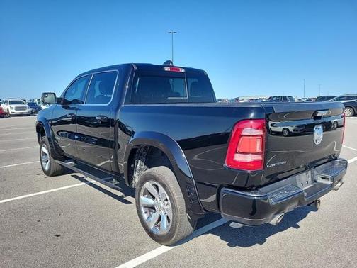 Diamond Black Crystal Pearlcoat 2022 RAM 1500 Limited