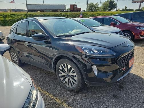 2021 Ford Escape Titanium
