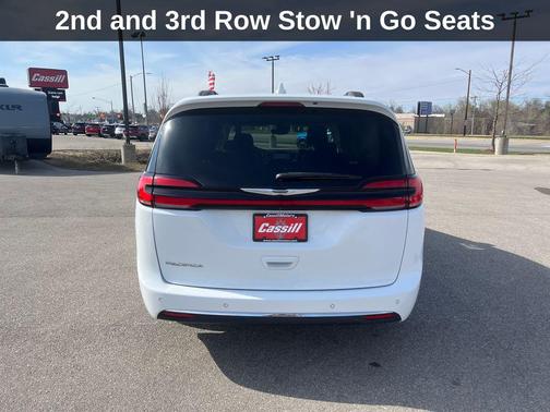 2022 Chrysler Pacifica Touring L