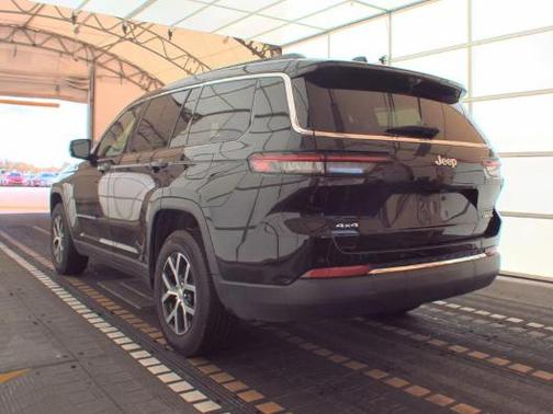 Diamond Black Crystal Pearlcoat 2024 Jeep Grand Cherokee L Limited
