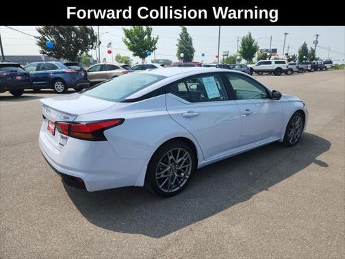 2024 Nissan Altima SR VC-Turbo FWD