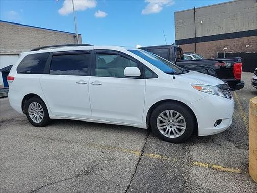 2014 Toyota Sienna XLE