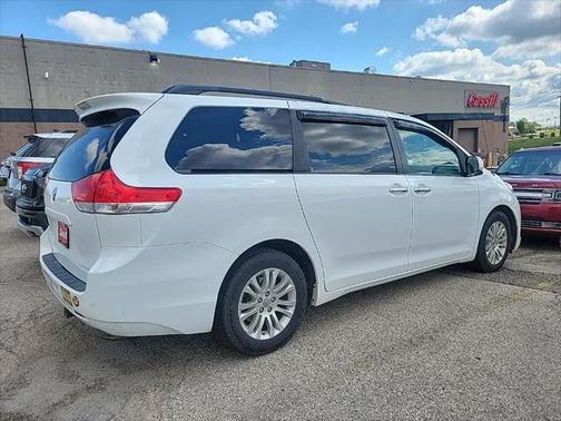 2014 Toyota Sienna XLE