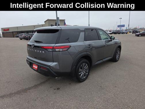 2024 Nissan Pathfinder S FWD