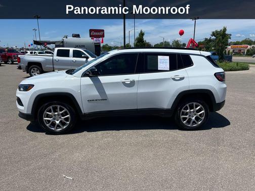 Bright White Clearcoat 2022 Jeep Compass Latitude Lux