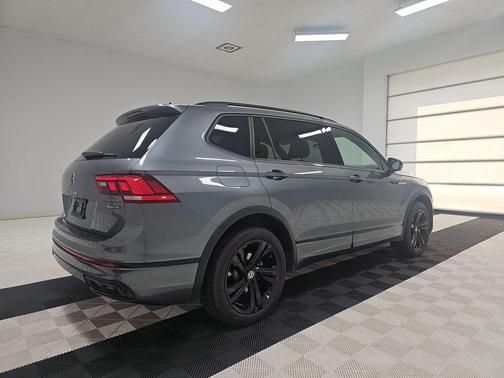 2024 Volkswagen Tiguan 2.0T SE R-Line Black 4MOTION