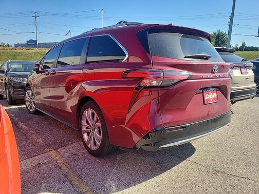 2021 Toyota Sienna Platinum 7 Passenger