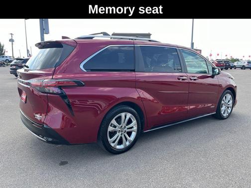 2021 Toyota Sienna Platinum 7 Passenger