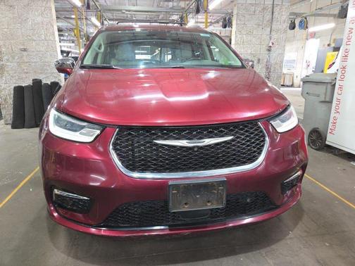 Velvet Red Pearlcoat 2021 Chrysler Pacifica Limited