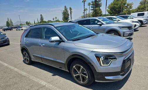 2023 Kia Niro SX
