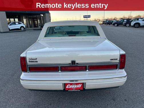 1996 Lincoln Town Car Signature