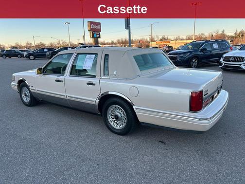 1996 Lincoln Town Car Signature